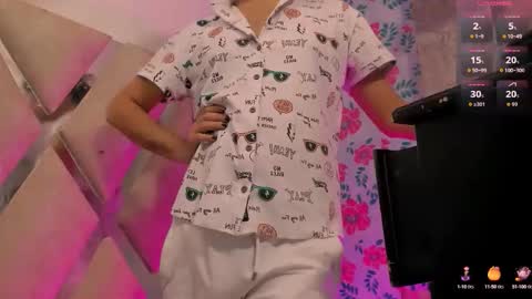 emely online show from September 2025 11:48:01 AM