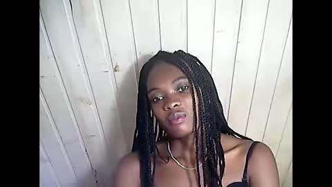 Snapshot of emerence9794 chatting on April 2026 06:19:01 AM Emerence9794 online show from April 2026 06:19:01 AM