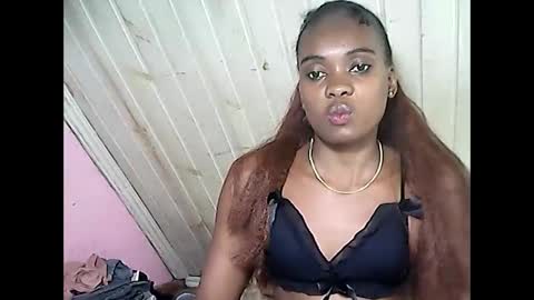 Snapshot of emerence9794 chatting on April 2026 02:22:01 PM Emerence9794 online show from April 2026 02:22:01 PM