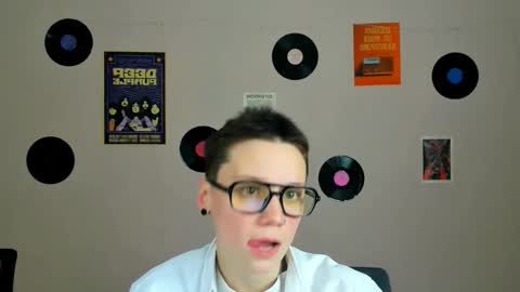 Snapshot of emi_fade chatting on February 2026 09:47:01 AM emi_fade online show from February 2026 09:47:01 AM