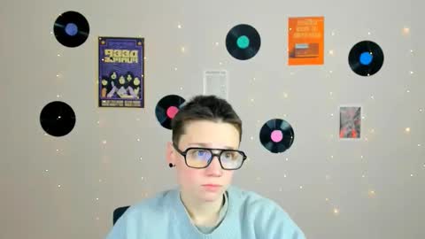 Snapshot of emi_fade chatting on February 2026 09:15:01 AM emi_fade online show from February 2026 09:15:01 AM