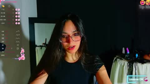 Emmily Roberts online show from October 2025 06:02:02 AM