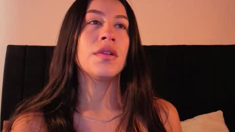 Emilia Gomez online show from November 2025 12:48:02 PM