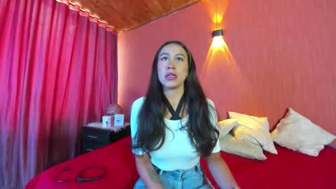 Snapshot of emigomez_ chatting on January 2026 01:59:01 PM Emilia Gomez online show from January 2026 01:59:01 PM