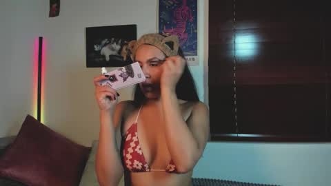 Snapshot of emigomez_ chatting on February 2026 12:44:02 PM Emilia Gomez online show from February 2026 12:44:02 PM