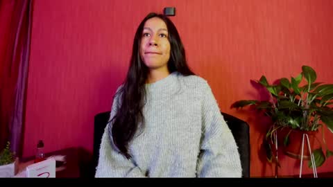 Snapshot of emigomez_ chatting on May 2026 12:11:01 PM Emilia Gomez online show from May 2026 12:11:01 PM