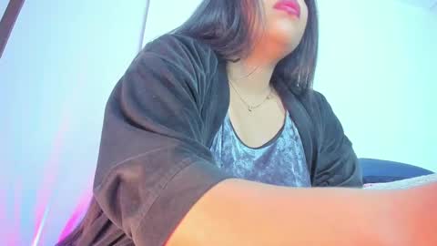 Emi online show from March 2025 09:31:02 PM