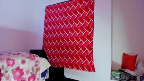 Emi online show from September 2025 09:18:01 PM