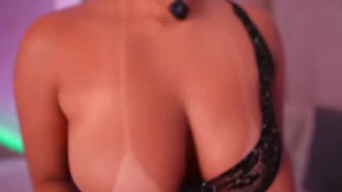 Snapshot of emiily_bell chatting on June 2026 09:58:01 PM online show from June 2026 09:58:01 PM