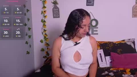 Snapshot of emiily_curly chatting on July 2026 11:48:01 AM Emily online show from July 2026 11:48:01 AM