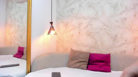 Snapshot of emiily_white_ chatting on January 2026 07:28:01 PM emiily_white_ online show from January 2026 07:28:01 PM