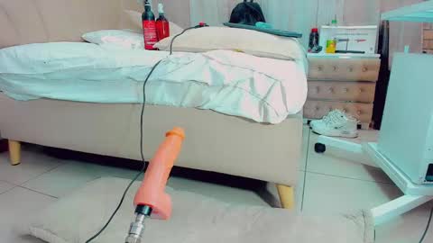 EmillySaenz online show from February 2025 04:35:01 PM