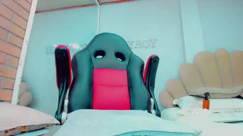 EmillySaenz online show from September 2025 05:24:02 PM