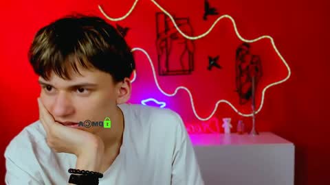 emil_lucky online show from April 2026 07:04:02 PM