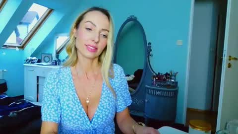 Emila online show from January 2025 12:07:02 PM