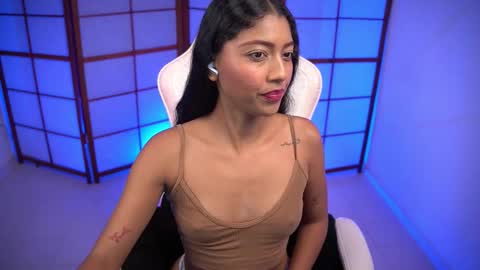 Snapshot of emili_2 chatting on November 2025 03:55:02 PM Emili online show from November 2025 03:55:02 PM