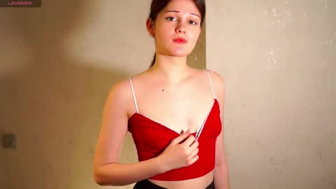 Emilia online show from December 2025 10:11:01 AM