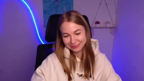 Emilia online show from October 2025 05:21:02 AM