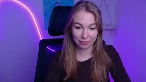 Emilia online show from November 2025 12:49:01 PM