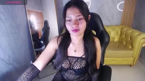 Emilia  online show from October 2025 03:29:01 AM