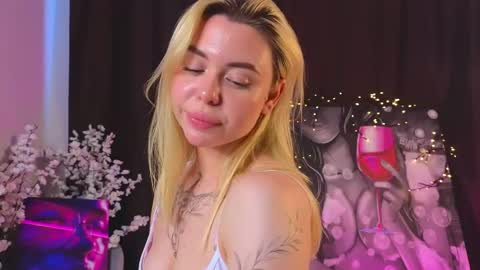 emiliadent online show from May 2026 10:53:02 AM