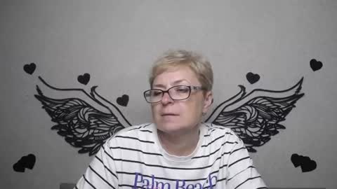 Snapshot of emiliagree chatting on July 2026 05:48:02 PM EmiliaGree online show from July 2026 05:48:02 PM