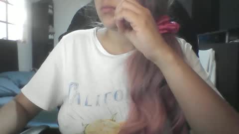 Snapshot of emiliahoney chatting on February 2026 02:59:02 PM emiliahoney online show from February 2026 02:59:02 PM
