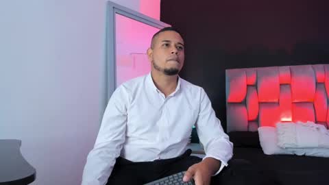 Snapshot of emilianoclarke chatting on September 2025 12:33:02 AM emilianoclarke online show from September 2025 12:33:02 AM