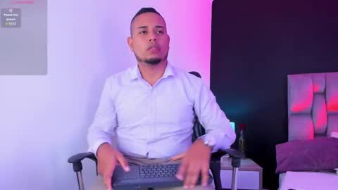 Snapshot of emilianoclarke chatting on September 2025 02:04:02 AM emilianoclarke online show from September 2025 02:04:02 AM
