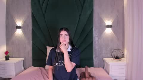 Emilie online show from April 2026 11:28:01 AM