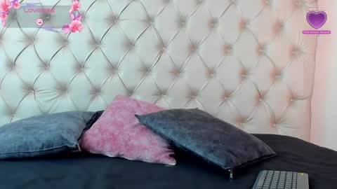 emilieandblake online show from May 2026 09:50:02 AM