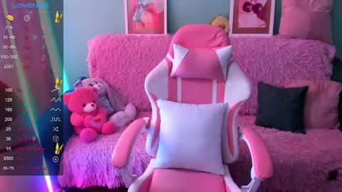 Emiliya online show from March 2026 07:12:02 AM