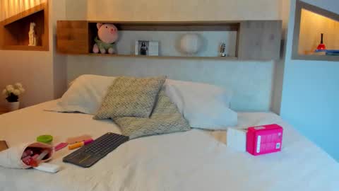 Snapshot of emilly_beaumontt chatting on February 2026 12:47:02 PM Emily Beaumont. online show from February 2026 12:47:02 PM