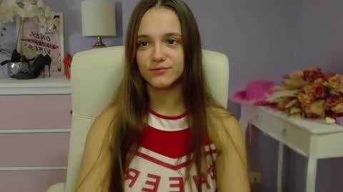 Snapshot of emilly_lust99 chatting on January 2025 07:32:02 AM Emilly online show from January 2025 07:32:02 AM