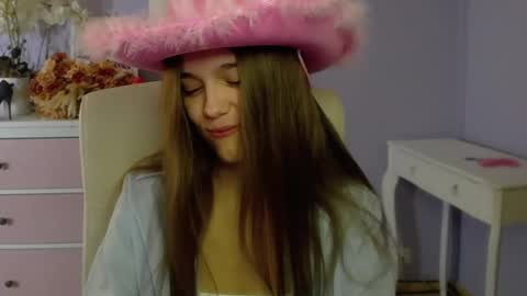 Snapshot of emilly_lust99 chatting on March 2025 07:41:01 AM Emilly online show from March 2025 07:41:01 AM