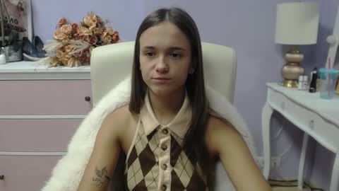 Emilly online show from November 2025 07:41:01 AM