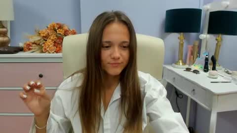 Emilly online show from June 2026 06:36:02 AM