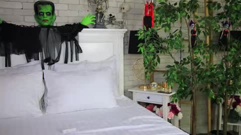 EMMA online show from October 2025 08:21:02 PM