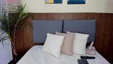 emillyharper_ online show from October 2025 04:10:02 AM