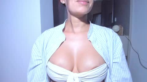 Snapshot of emillyhils1 chatting on May 2026 09:14:01 AM emilly online show from May 2026 09:14:01 AM