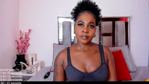 Emilly Roa online show from June 2026 07:22:02 PM