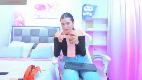 emily9__ online show from April 2026 08:59:02 PM