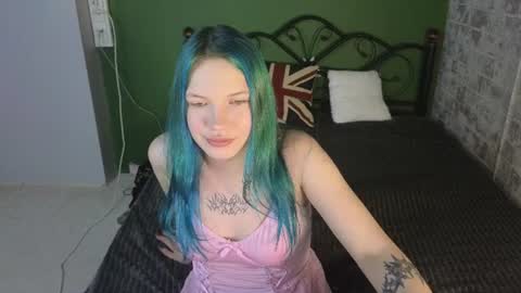 Snapshot of emily__hamilton chatting on June 2026 01:27:01 AM Emily online show from June 2026 01:27:01 AM