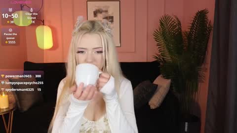 Snapshot of emily_air chatting on December 2024 07:45:01 PM Emily online show from December 2024 07:45:01 PM