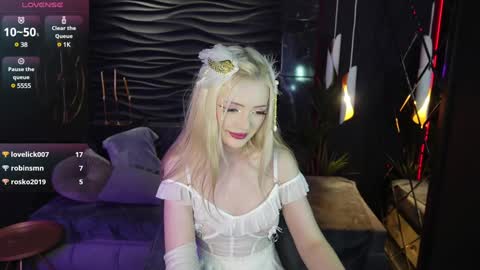 Snapshot of emily_air chatting on February 2025 02:22:02 AM Emily online show from February 2025 02:22:02 AM