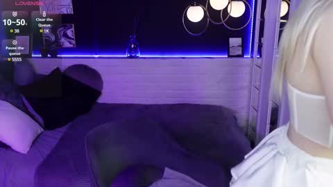 Snapshot of emily_air chatting on February 2025 09:53:02 PM Emily online show from February 2025 09:53:02 PM