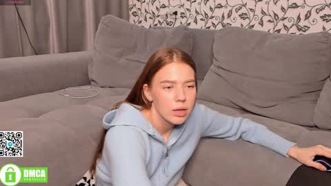 Snapshot of emily_and_friends chatting on January 2025 08:17:01 PM Emily end Darren online show from January 2025 08:17:01 PM