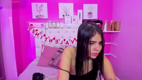 Snapshot of emily_beltonn chatting on February 2025 03:01:02 PM              online show from February 2025 03:01:02 PM