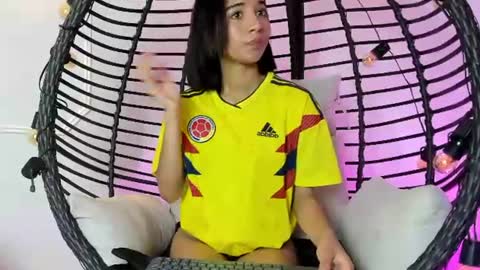 Snapshot of emily_bruss chatting on June 2026 07:48:01 PM emily_bruss online show from June 2026 07:48:01 PM