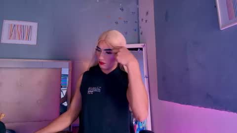 emily_castillo1_ online show from July 2026 04:53:01 AM
